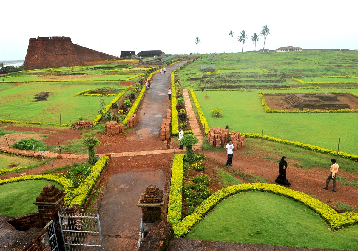 Free HTML5 Bootstrap Template by FreeHTML5.co